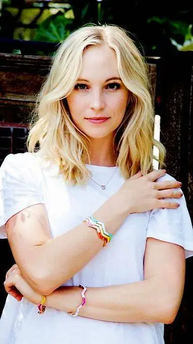 ai character: Candice King background