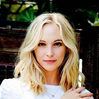 chat with ai character: Candice King
