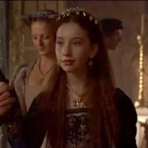 chat with ai character: Elizabeth I 