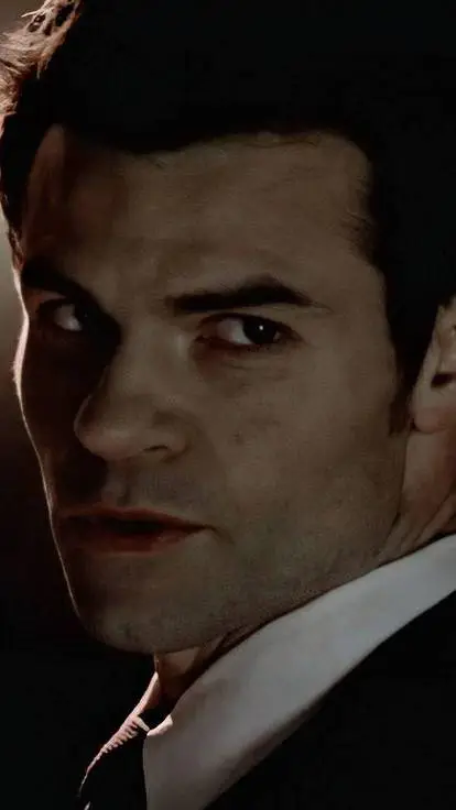 ai character: Elijah Mikaelson  background