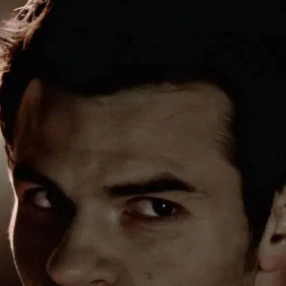 chat with ai character: Elijah Mikaelson 