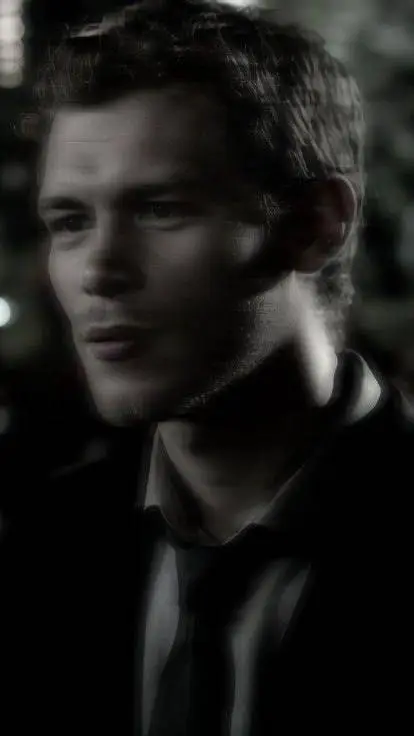 ai character: Klaus Mikaelson  background