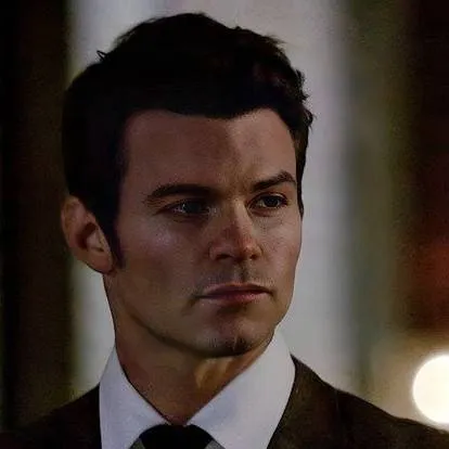 chat with ai character: Elijah Mikaelson 