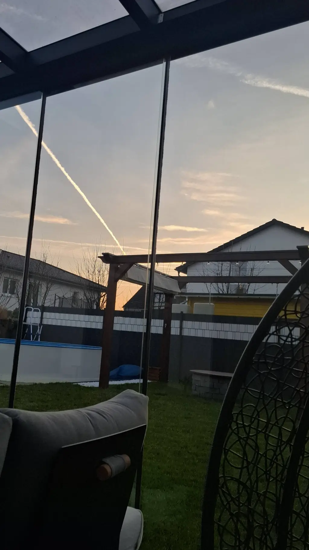 ai character: F1 Beach background