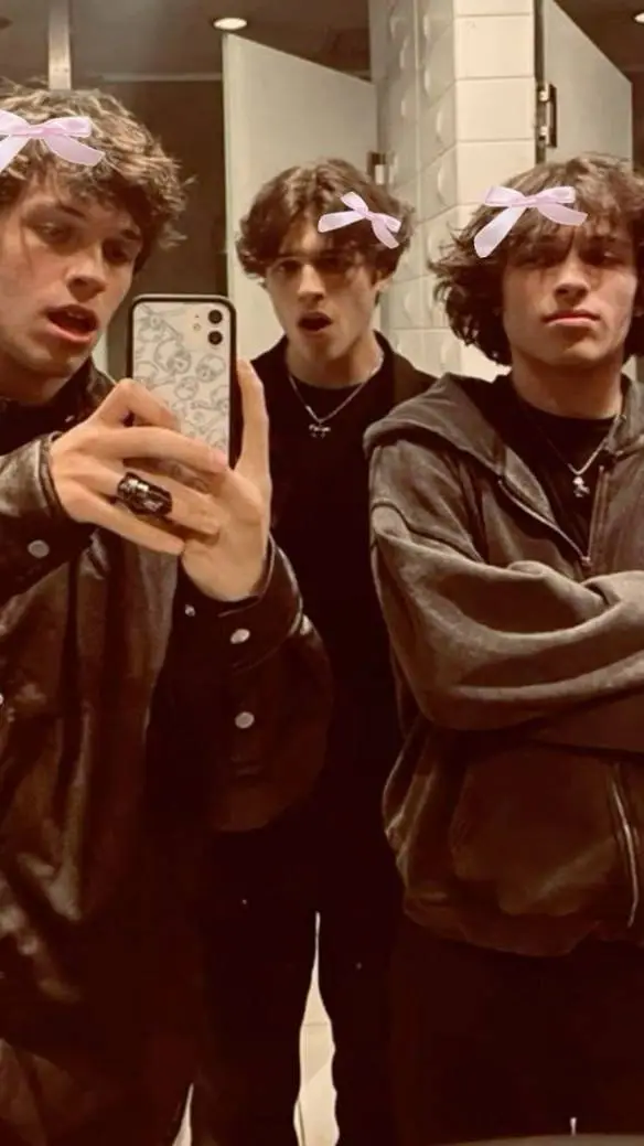 ai character: Sturniolo triplets background