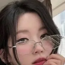 chat with ai character: Skz family 