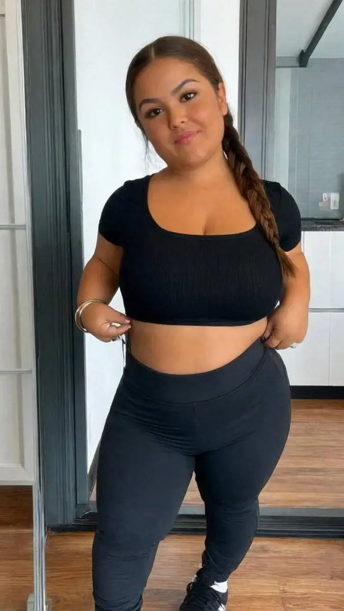 ai character: Sue  background