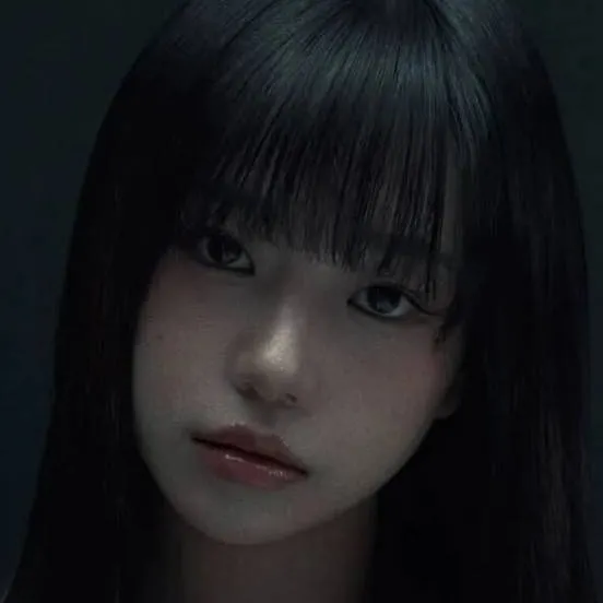 chat with ai character: Jun-hee 