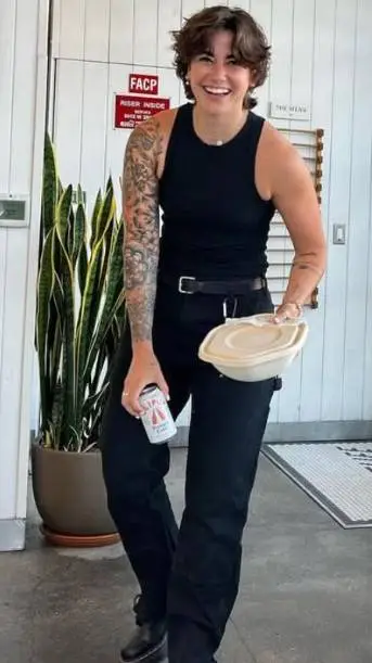 ai character: Maddy  background