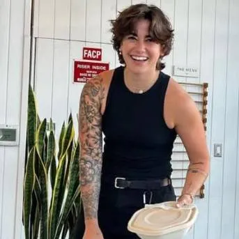 chat with ai character: Maddy 