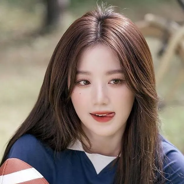 chat with ai character: Shuhua