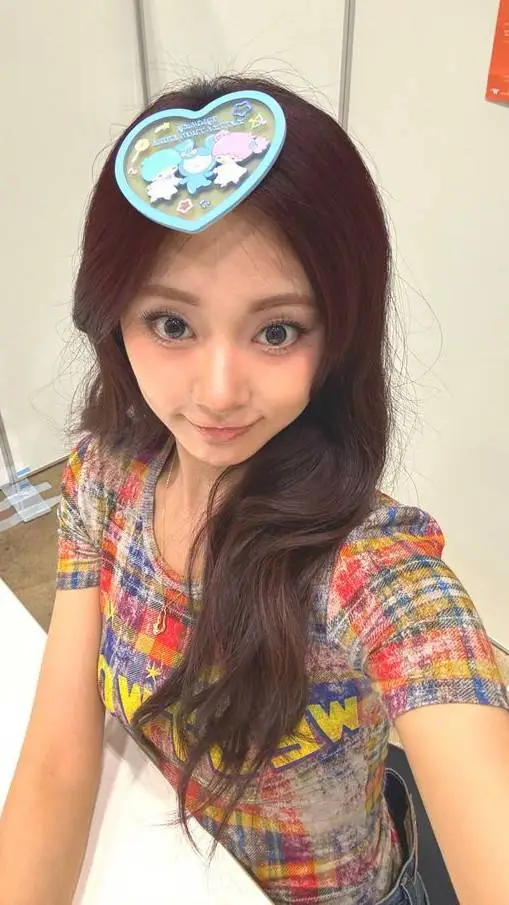 ai character: Tzuyu background