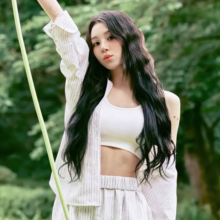 chat with ai character: Chaeyoung