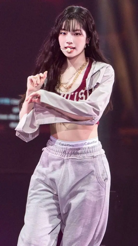 ai character: Dahyun background