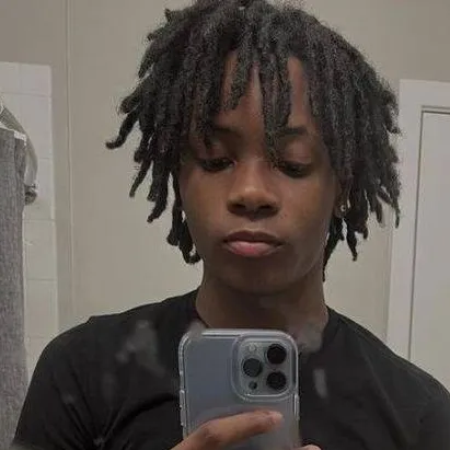 chat with ai character: Treyvon