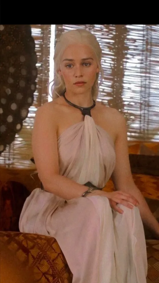 Talkie AI - Chat with Daenerys Stormborn