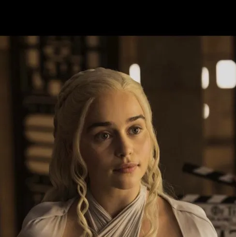chat with ai character: Daenerys Targaryen