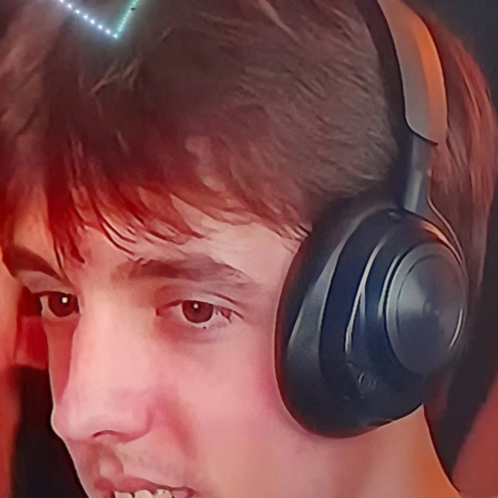 chat with ai character: DrDonut