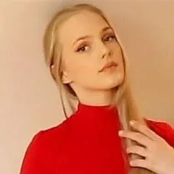 chat with ai character: Rose