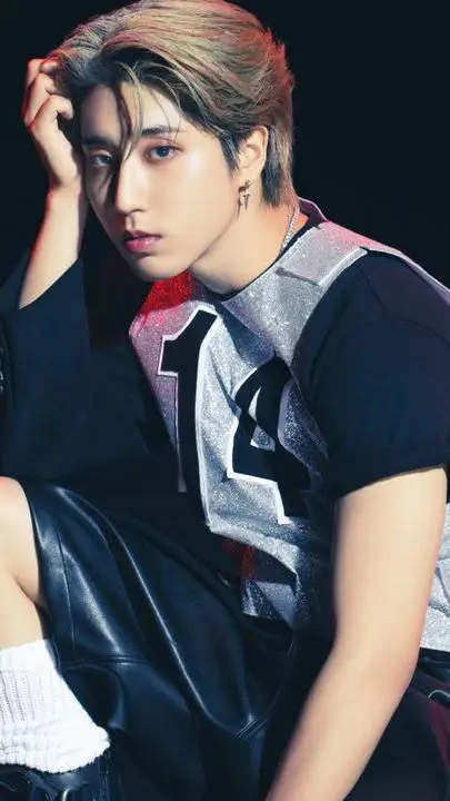 ai character: HAN JISUNGGG background