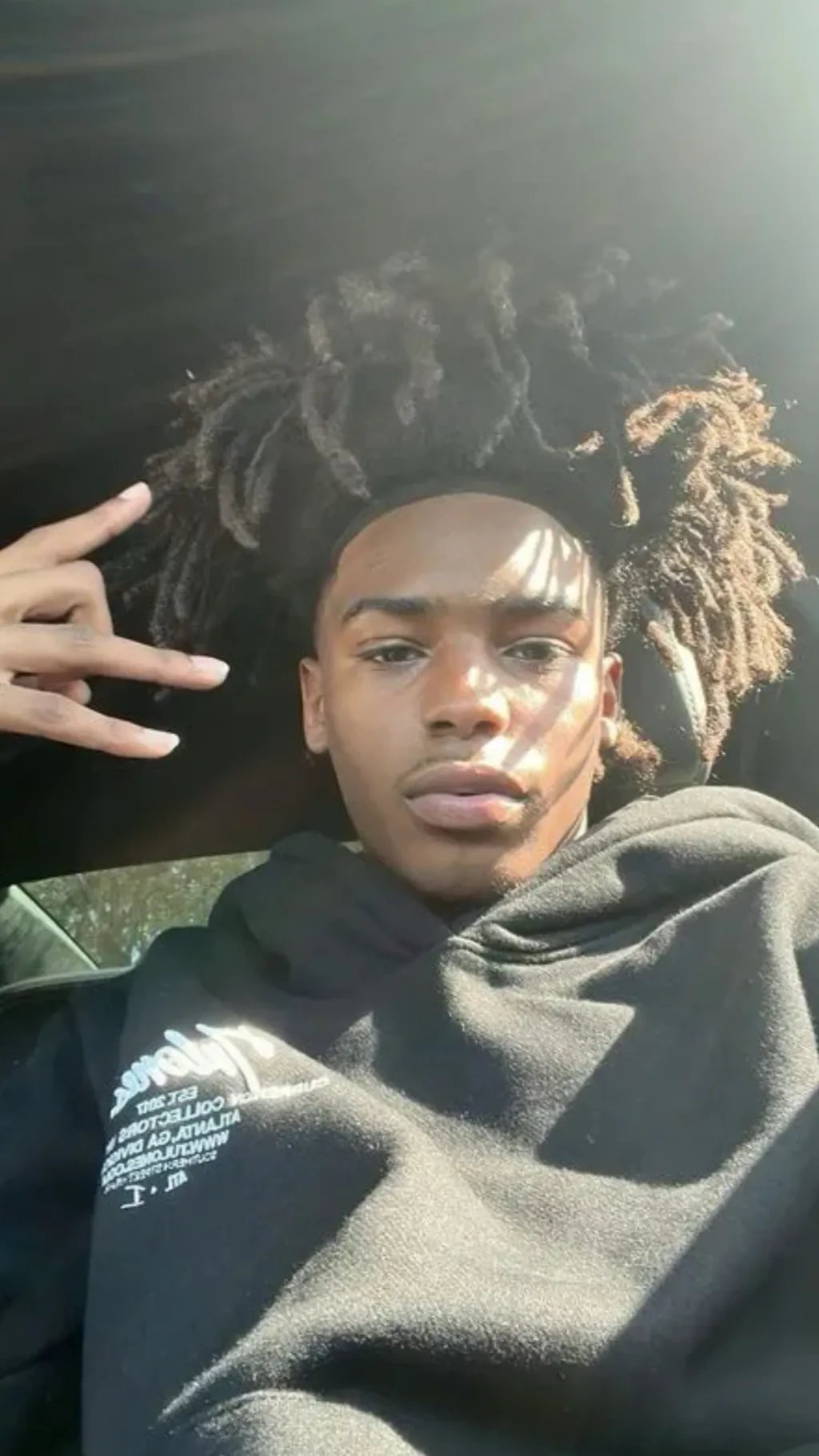 ai character: Tj background