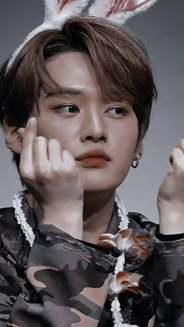 ai character: minho background