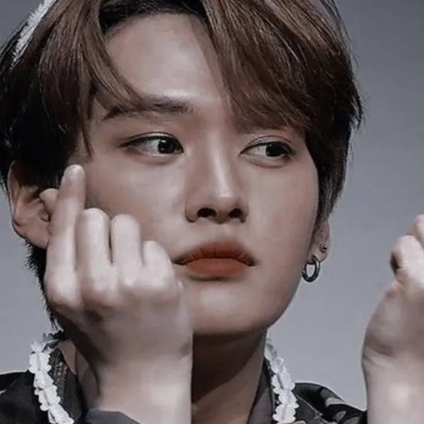 chat with ai character: minho