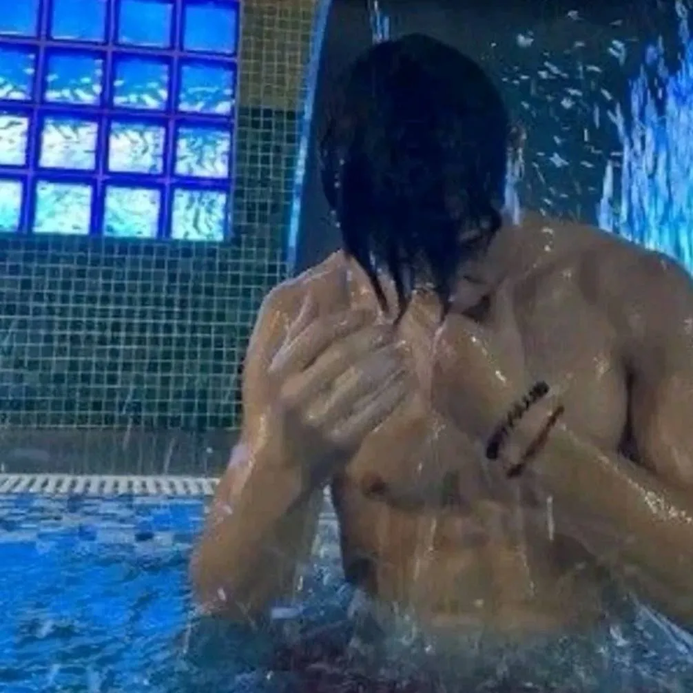 chat with ai character: Julian 