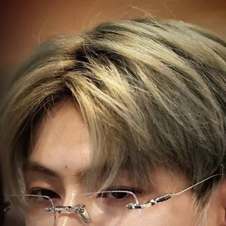 chat with ai character: Jay