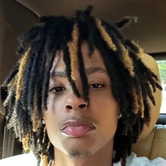 chat with ai character: JJ