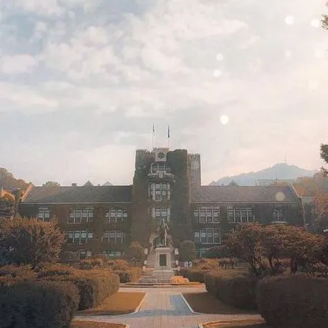chat with ai character: University 🎓 