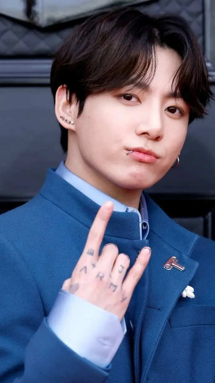 ai character: jungkook 🐰 background