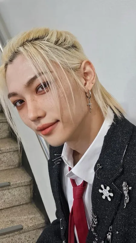 ai character: Felix background