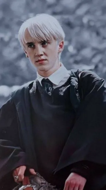 ai character: Ivy potter  background