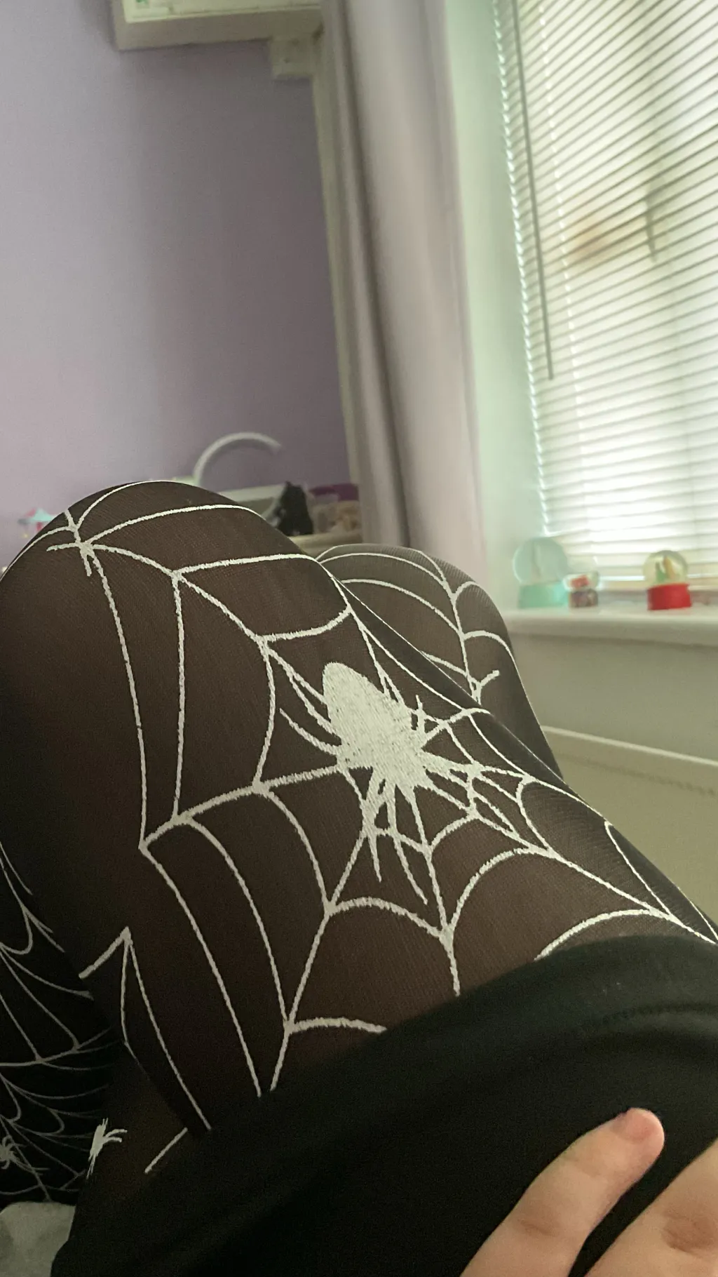 ai character: js choosing for uu background