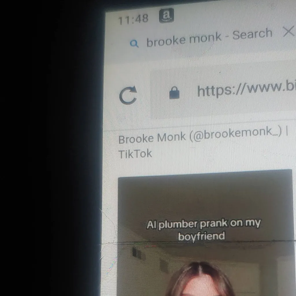 chat with ai character: Brooke monk
