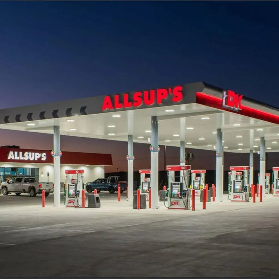 chat with ai character: gas sation story