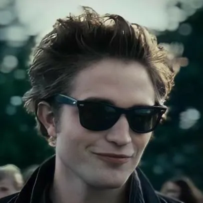chat with ai character: Edward Cullen