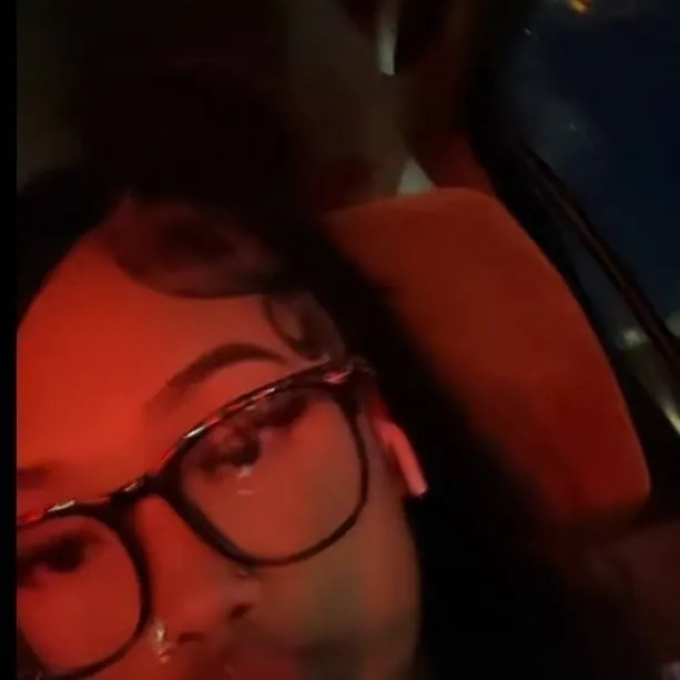 chat with ai character: khole