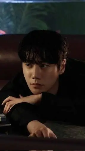 ai character: Lee junyoung  background