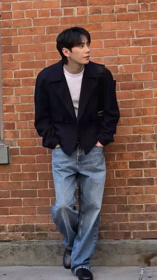 ai character: Lee junyoung background