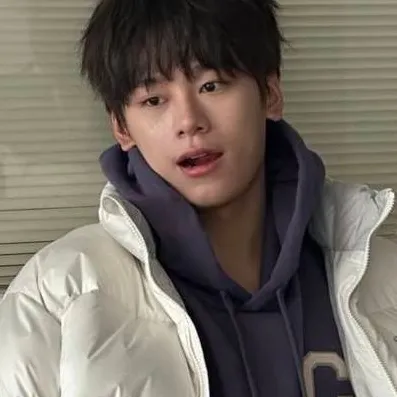 chat with ai character: Cha Woo-min