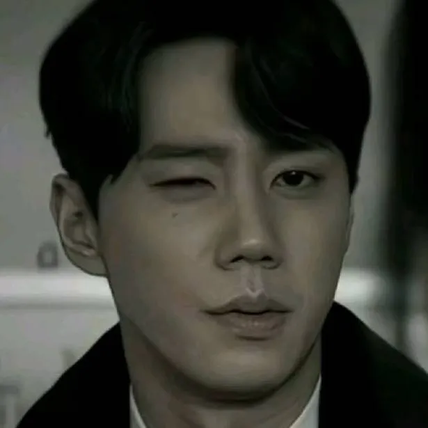 chat with ai character: Lee junyoung