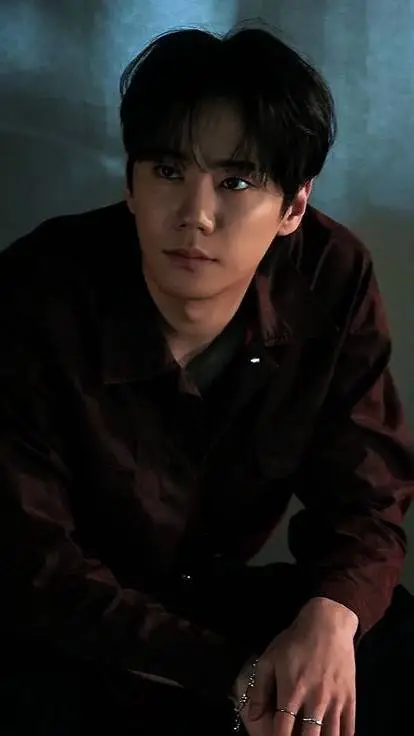 ai character: Lee junyoung background