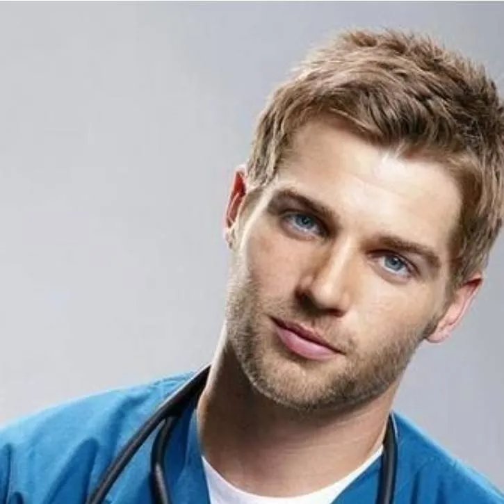 chat with ai character: Dr Mathew Carter 