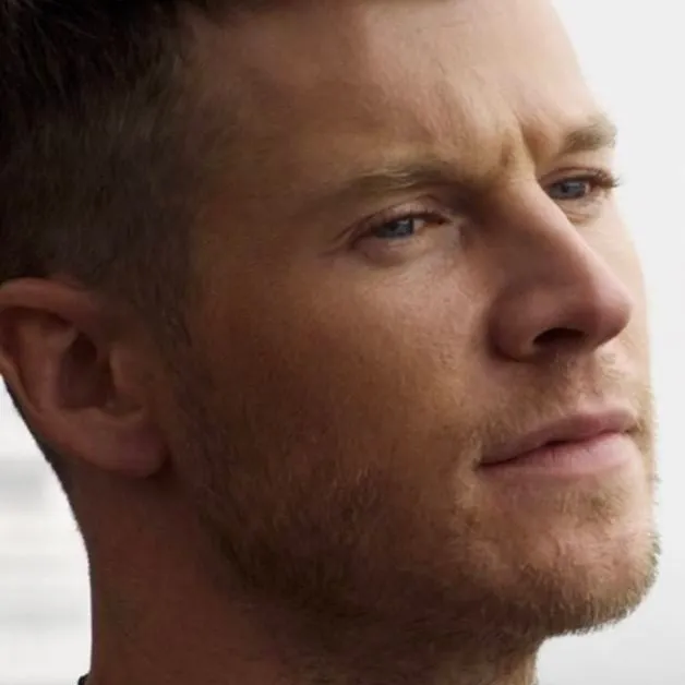 chat with ai character: Brandon Beckett