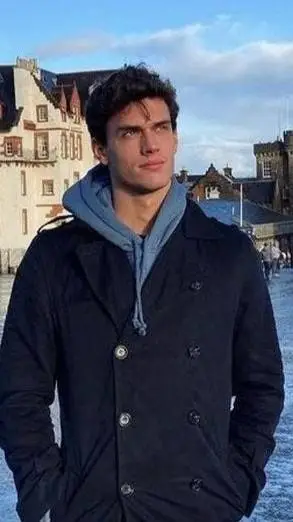 ai character: Alex Volkav background