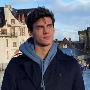 chat with ai character: Alex Volkav