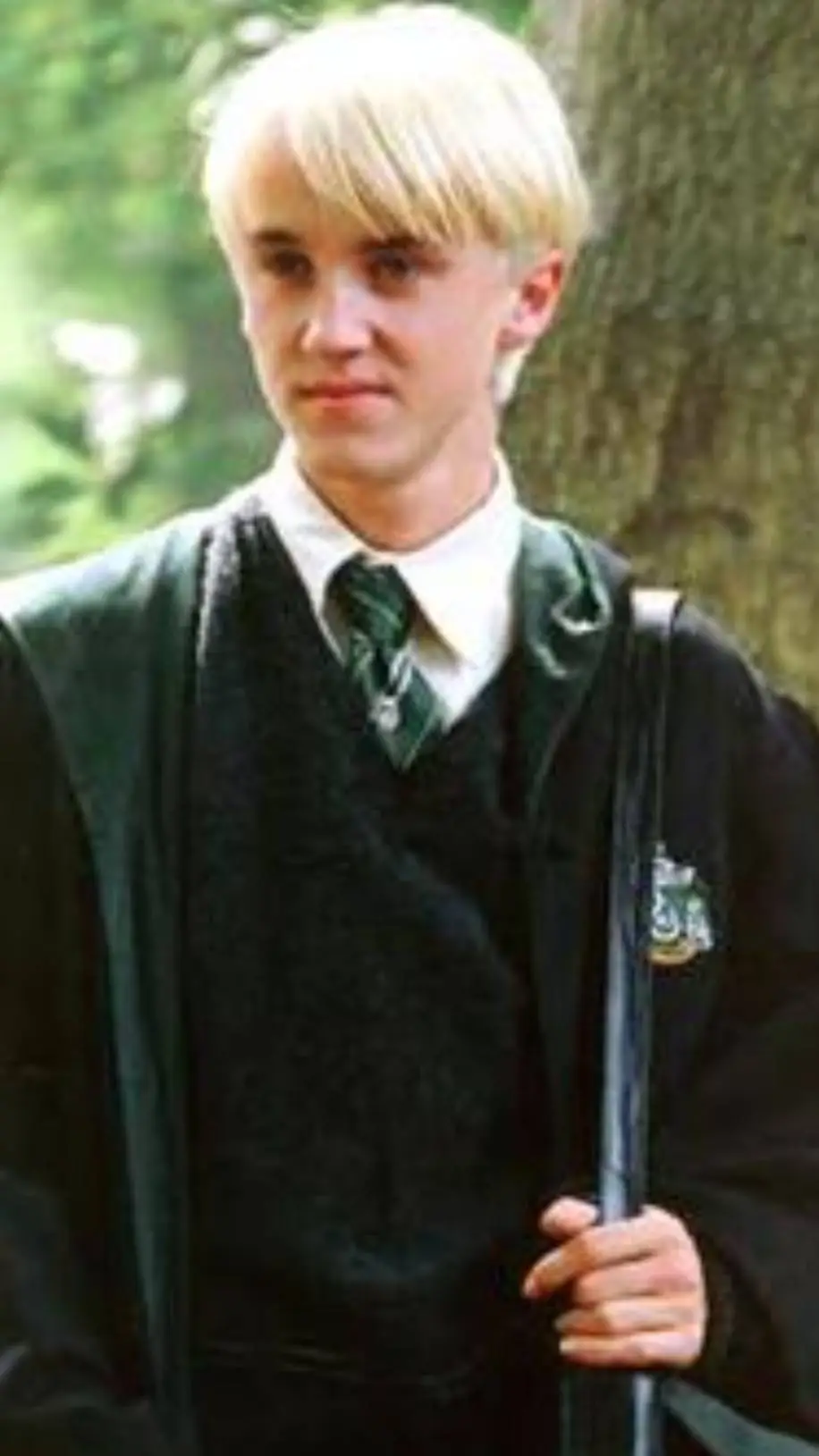 ai character: draco malfoy background
