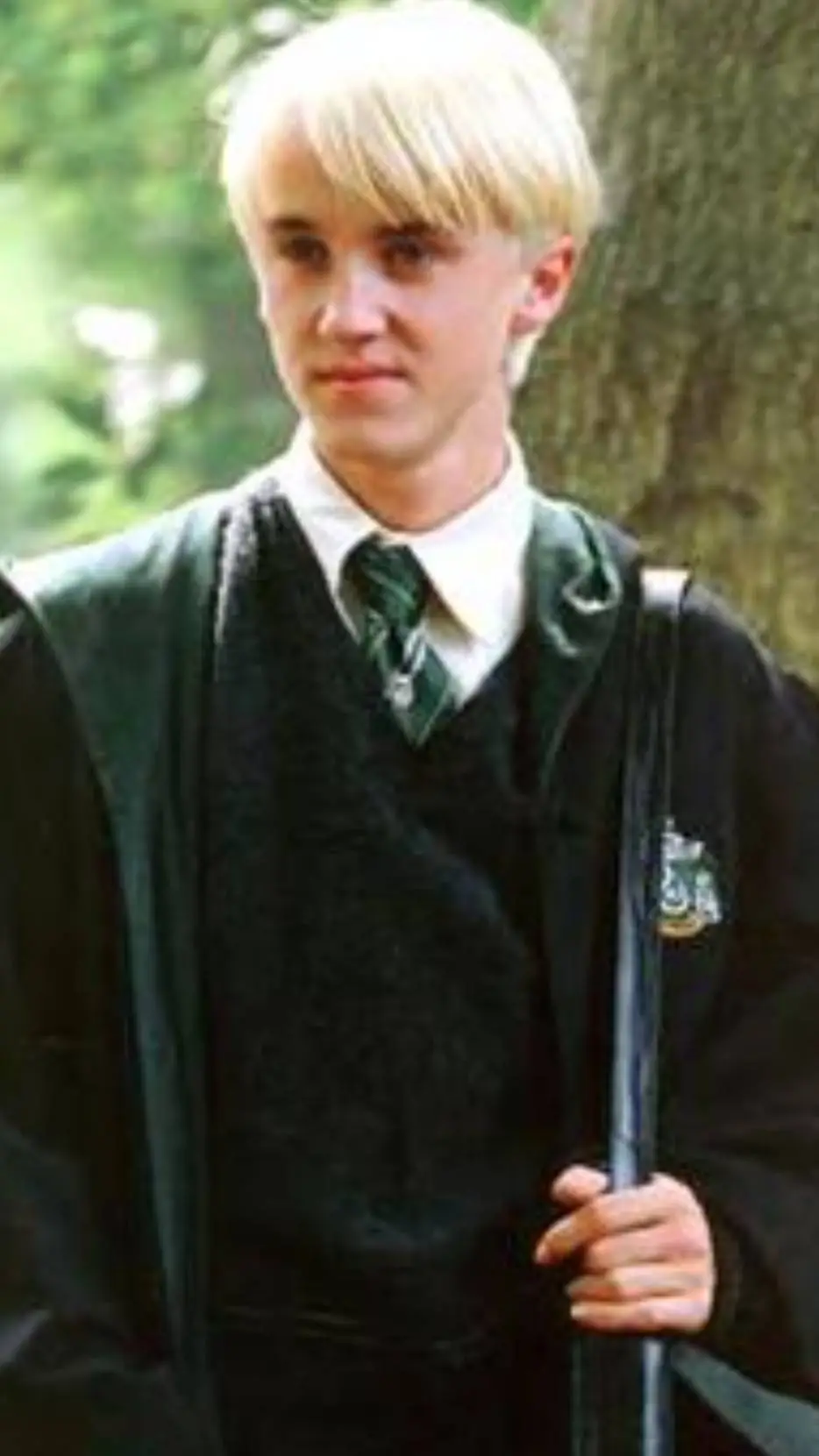ai character: draco background